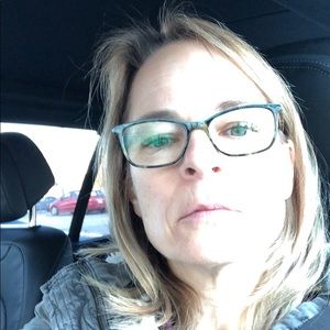 Meet your Posher, Dana